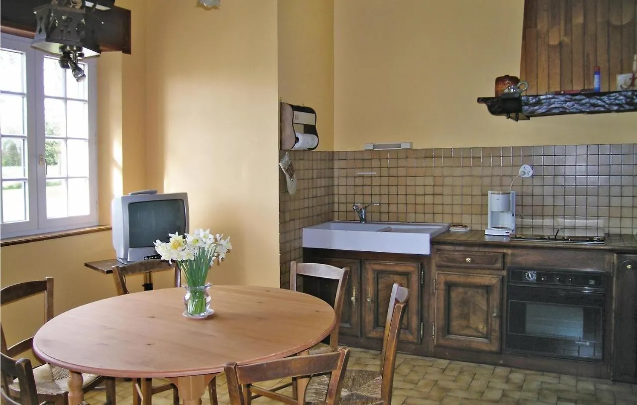 3 Bedroom Stunning Home In Quemper Guezennec Франция